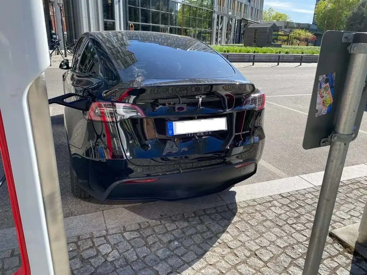 Gebraucht Tesla Model Y 378 kW (514 PS) 2024 Schwarz SUV