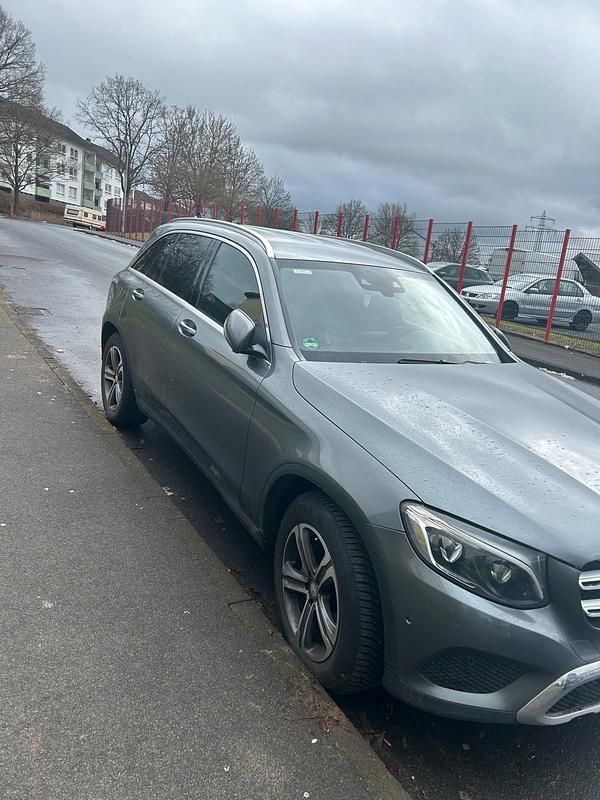 Gebraucht Mercedes GLC250 AMG 204 PS (150 kW) 2016 Grau SUV