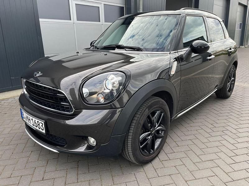 Braun Gebraucht 2016 Mini Countryman SUV | 11.900 € (Fairer Preis) - Bild 1/4