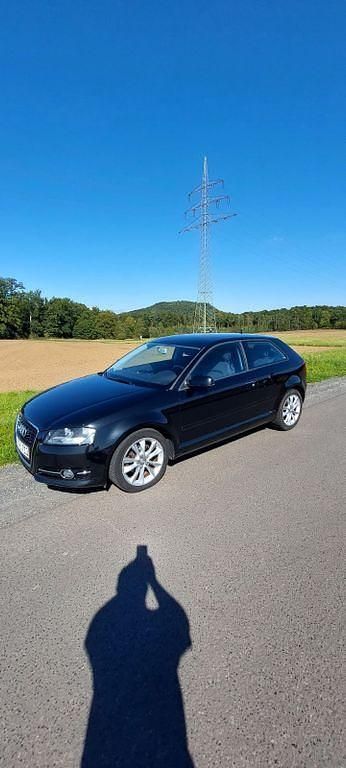 Schwarz Gebraucht 2010 Audi A3 Ambition Limousine | 4.700 € (Fairer Preis) - Bild 1/4