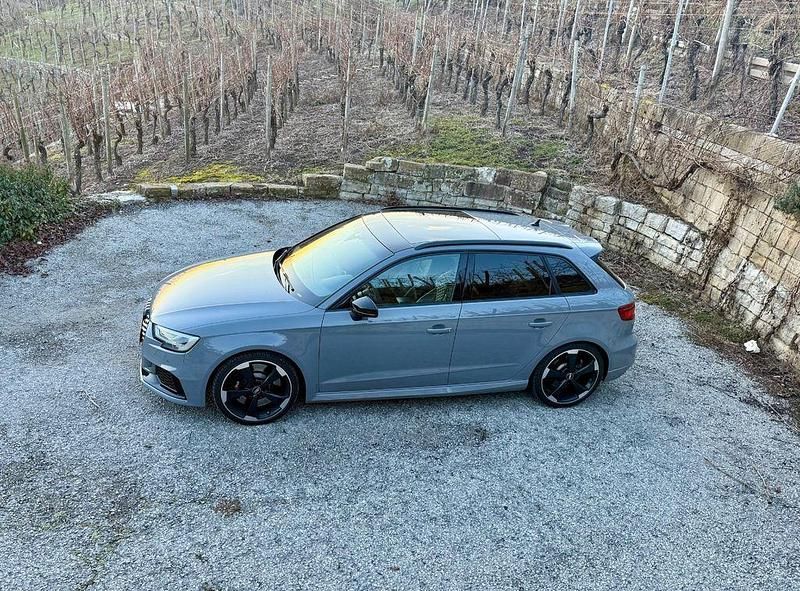 Gebraucht Audi RS3 Sport 400 PS (294 kW) 2020 Nardograu Limousine