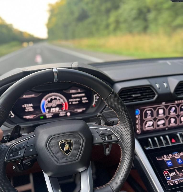 Gebraucht Lamborghini Urus 650 PS (478 kW) 2018 Grau SUV