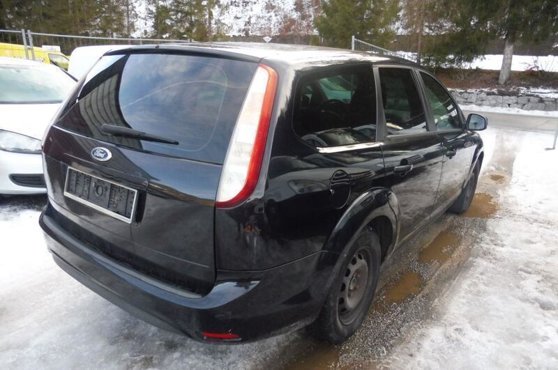 Gebraucht Ford Focus Style 90 PS (66 kW) 2009 Schwarz Limousine