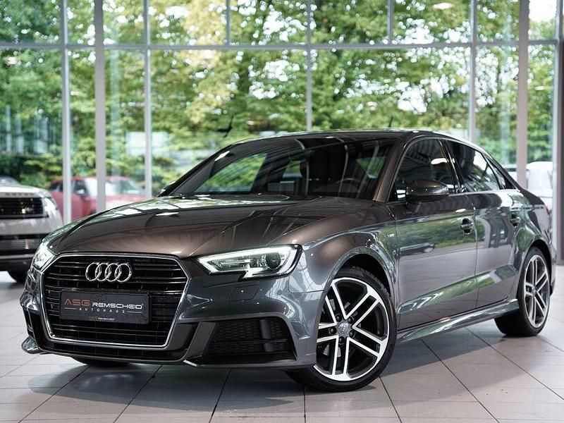 Grau Gebraucht 2018 Audi A3 S-Line Limousine | 17.800 € (Fairer Preis) - Bild 1/3