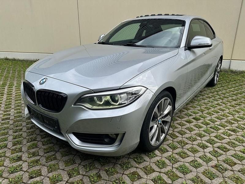 Silber Gebraucht 2014 BMW 220 Comfort Edition Coupé | 16.890 € (Fairer Preis) - Bild 1/4