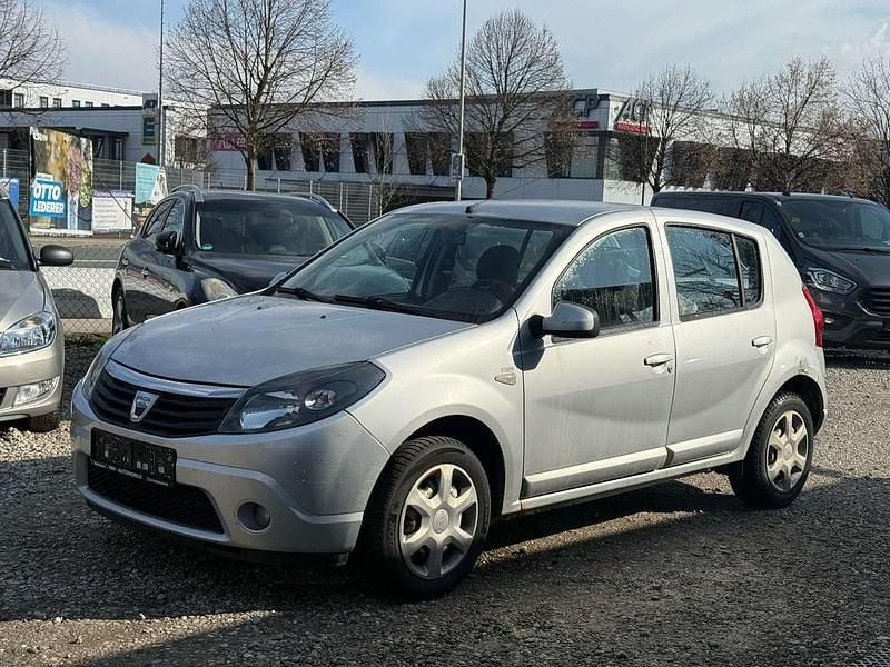 Gebraucht Dacia Sandero Basis 75 PS (55 kW) 2011 Platingrau Kleinwagen