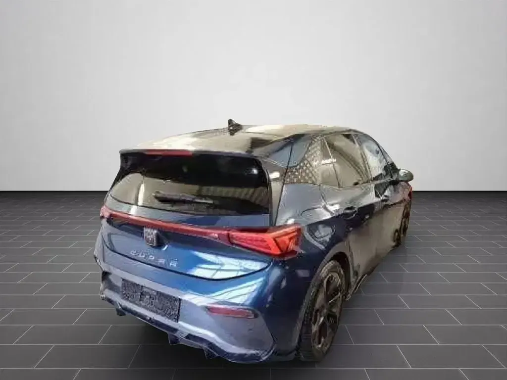 Gebraucht Cupra Born e-Boost 169 kW (231 PS) 2023 Aurora blue metallic Kleinwagen