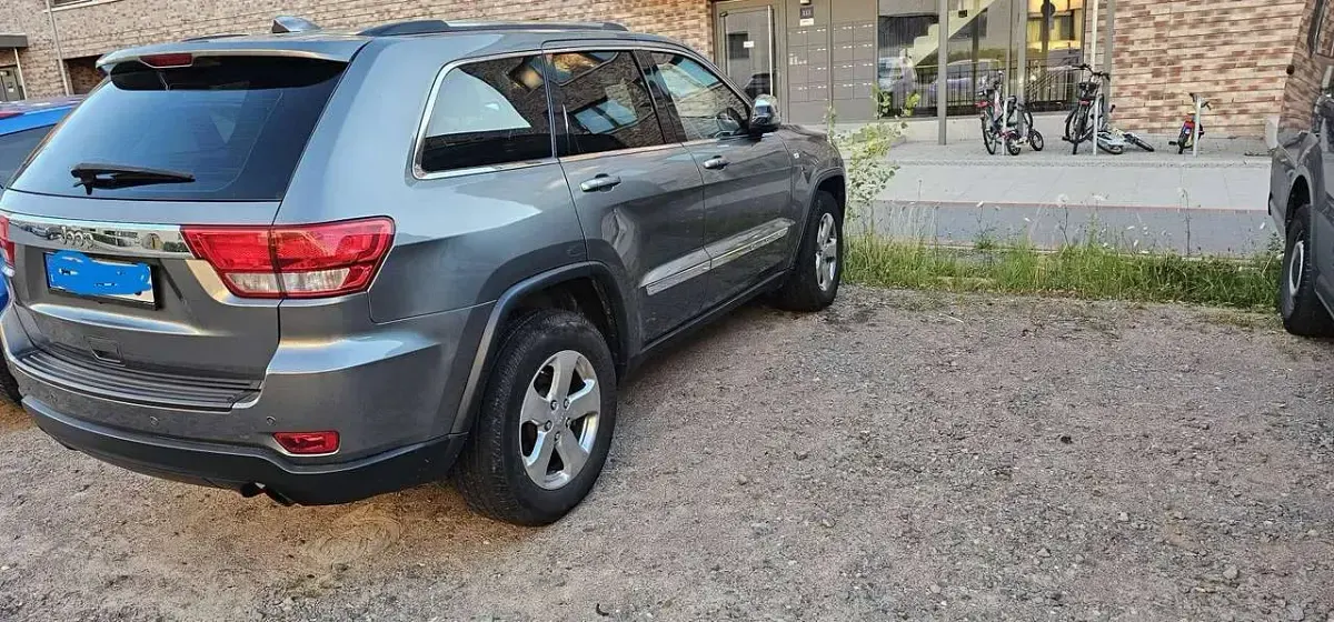 Gebraucht Jeep Cherokee Limited 205 PS (150 kW) 2013 Grau SUV