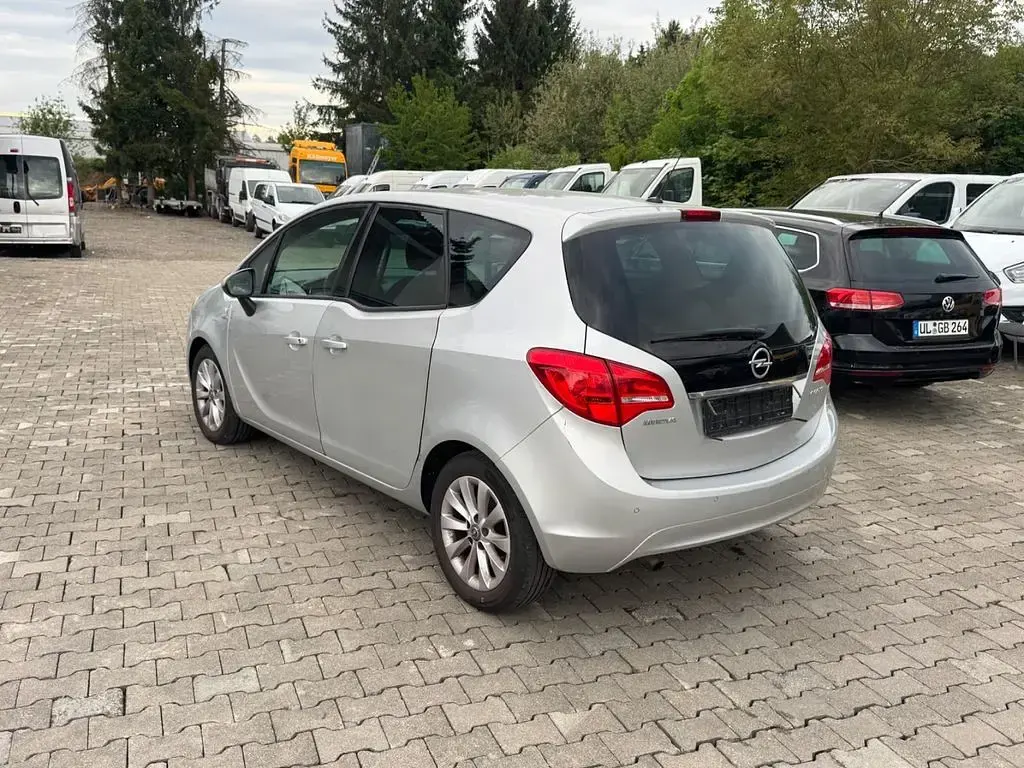 Gebraucht Opel Meriva drive 110 PS (80 kW) 2016 Silber Van / Kleinbus
