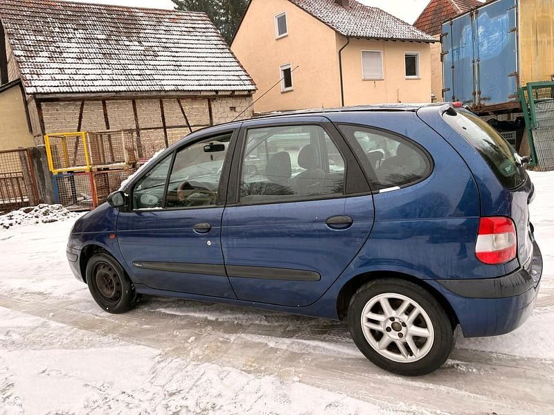 Gebraucht Renault Scénic 108 PS (79 kW) 2001 Blau Van / Kleinbus