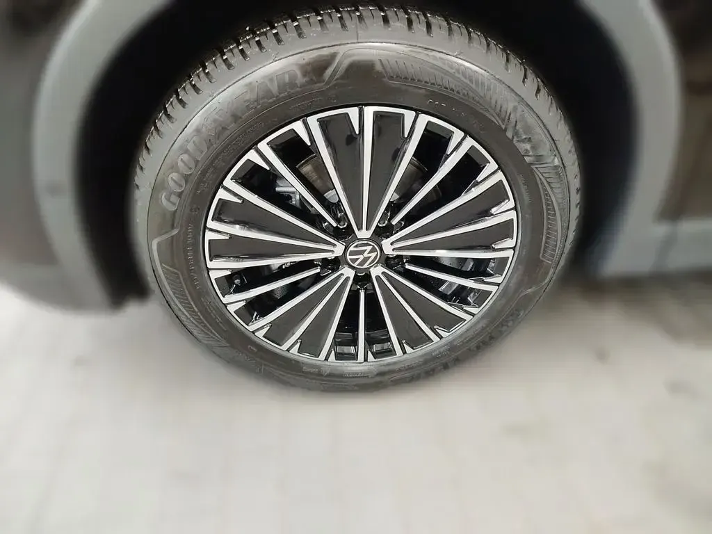 Neu VW Tiguan 150 PS (110 kW) 2026 Schwarz SUV