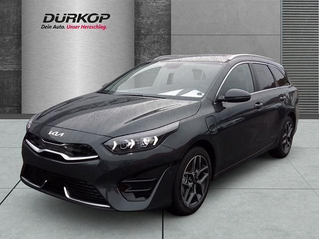 Grau Gebraucht 2024 Kia Ceed Sportswagon Platinum Edition Kombi | 32.990 € (Teuer) - Bild 1/4