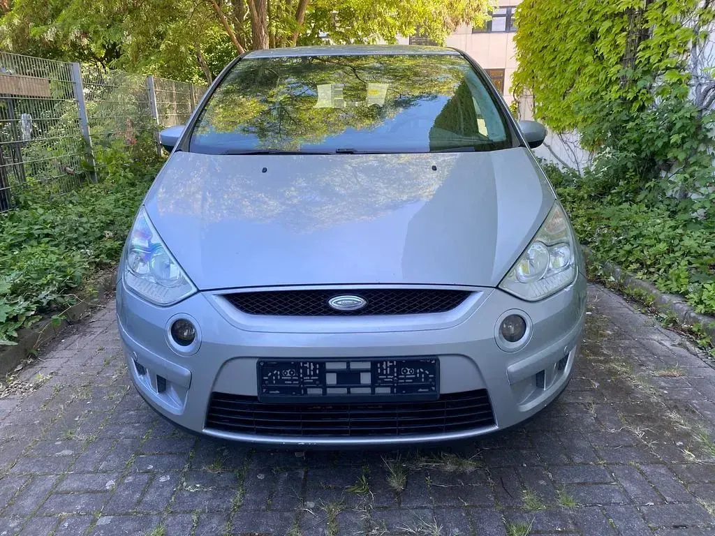Gebraucht Ford S-MAX Titanium 140 PS (102 kW) 2007 Silber Van / Kleinbus