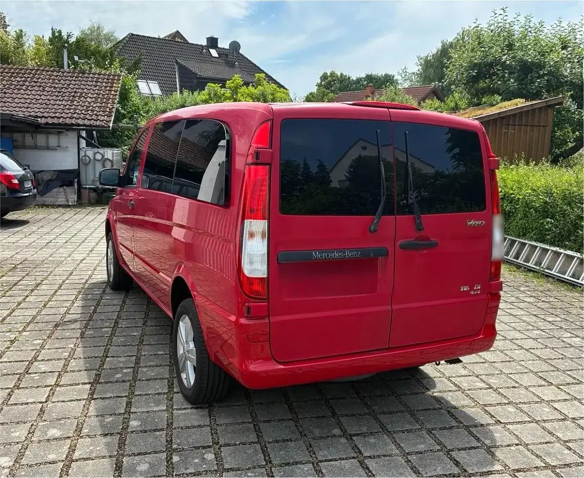 Gebraucht Mercedes Vito 163 PS (119 kW) 2014 Rot Van
