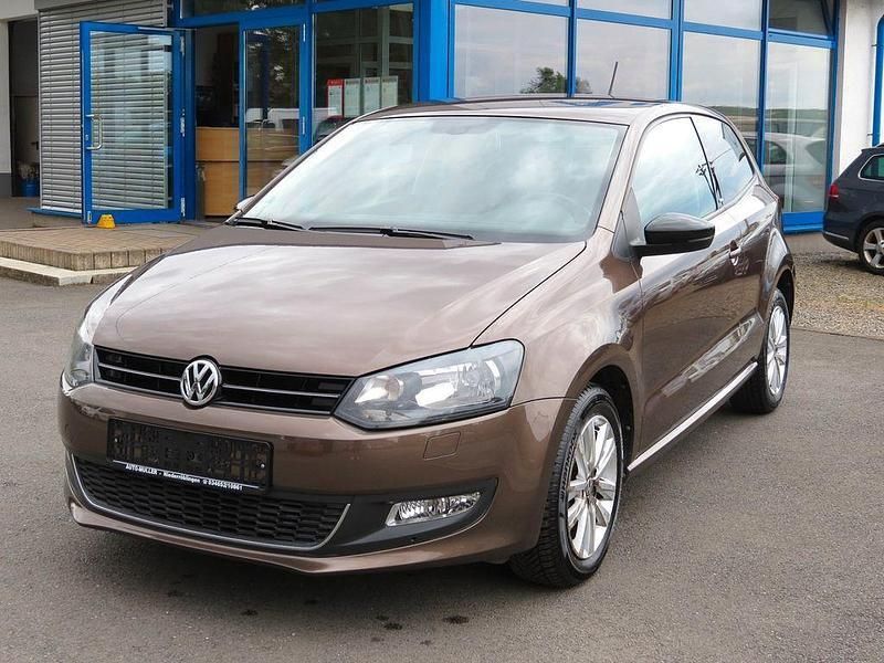 Braun Gebraucht 2011 VW Polo Style Limousine | 7.990 € (Fairer Preis) - Bild 1/4