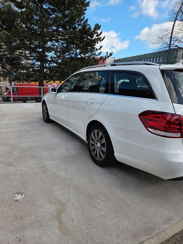 Gebraucht Mercedes E220 Edition 170 PS (125 kW) 2014 Weiß Kombi