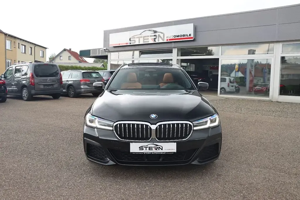 Gebraucht BMW 530 M Sport 286 PS (210 kW) 2022 Schwarz Limousine