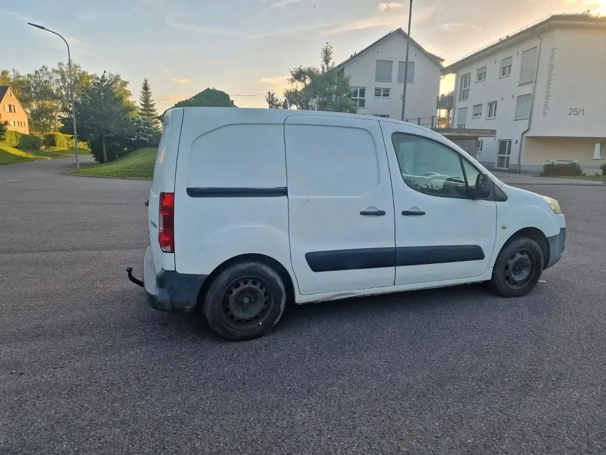 Gebraucht Peugeot Partner 90 PS (66 kW) 2008 Weiß Van / Kleinbus
