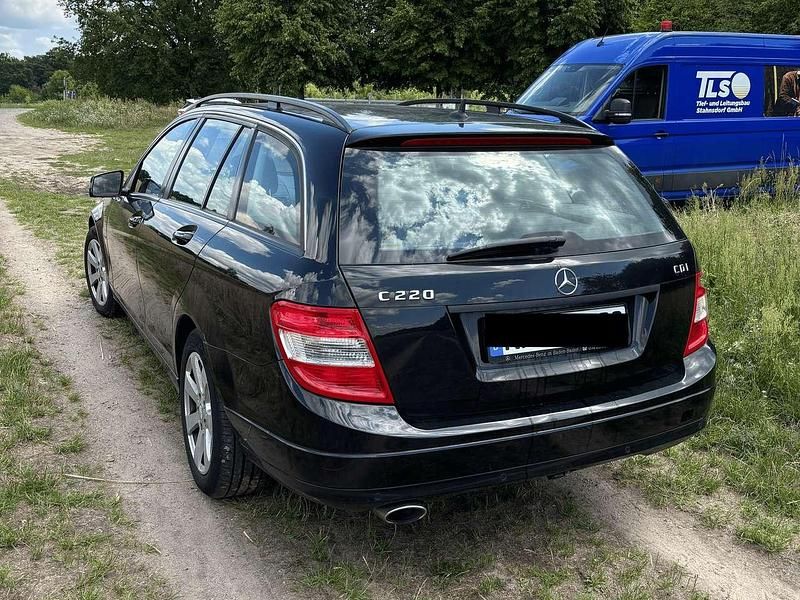 Schwarz Gebraucht 2008 Mercedes C220 Classic Kombi | 8.000 € (Teuer) - Bild 1/4