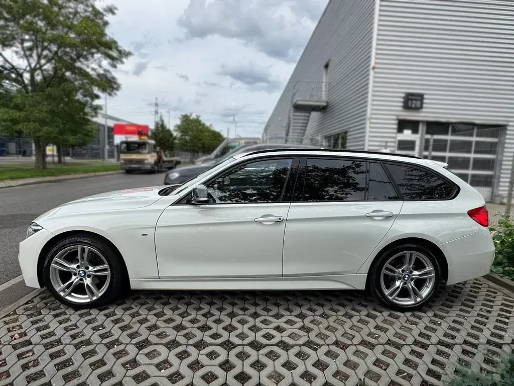 Gebraucht BMW 320 M Sport 184 PS (135 kW) 2019 Weiß Kombi