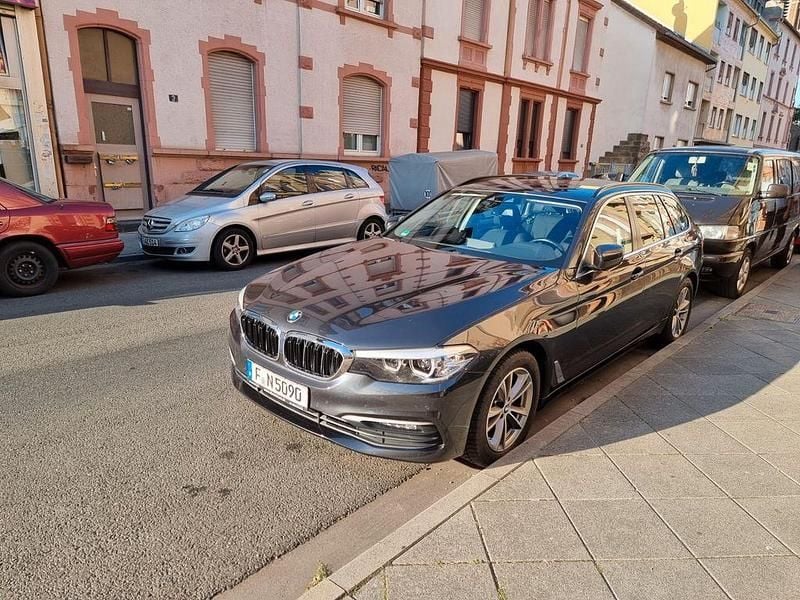 Schwarz Gebraucht 2020 BMW 520 Kombi | 17.800 € (Guter Preis) - Bild 1/4