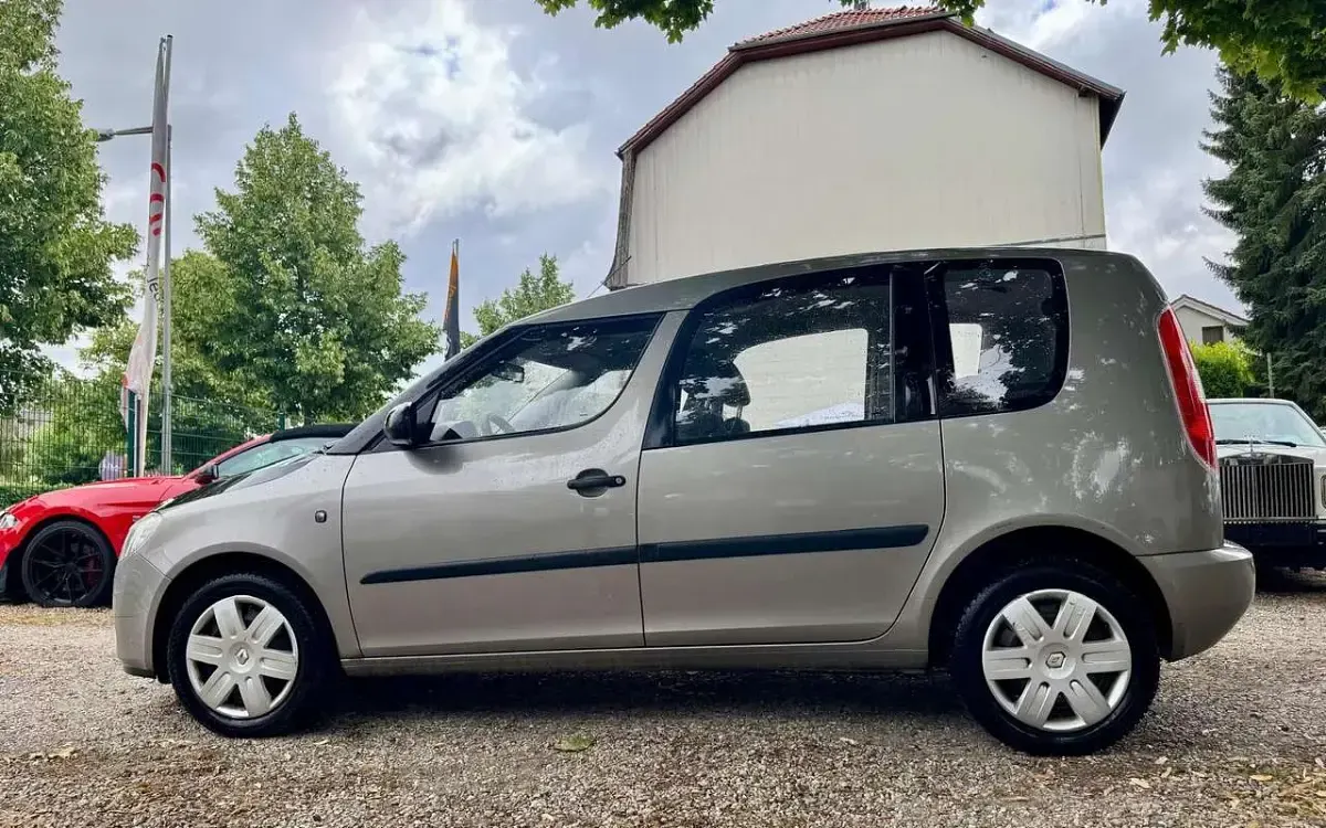 Gebraucht Skoda Roomster 86 PS (63 kW) 2009 Grau Van / Kleinbus
