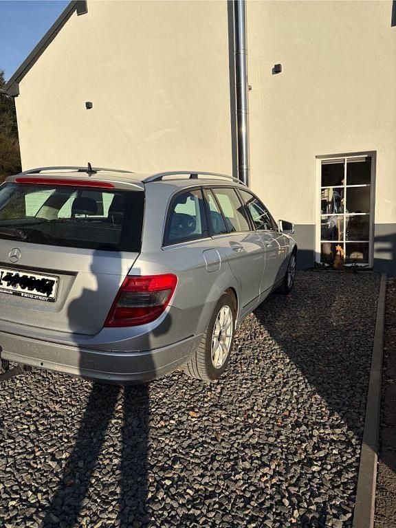 Gebraucht Mercedes C180 156 PS (114 kW) 2010 Silber Limousine