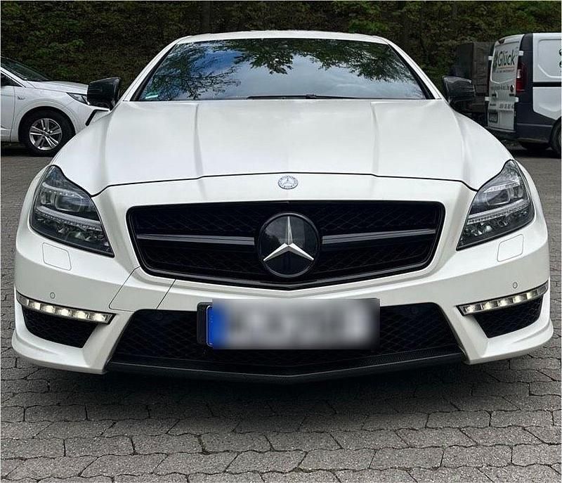 Weiß Gebraucht 2011 Mercedes CLS63 AMG AMG Coupé | 39.500 € (Teuer) - Bild 1/4