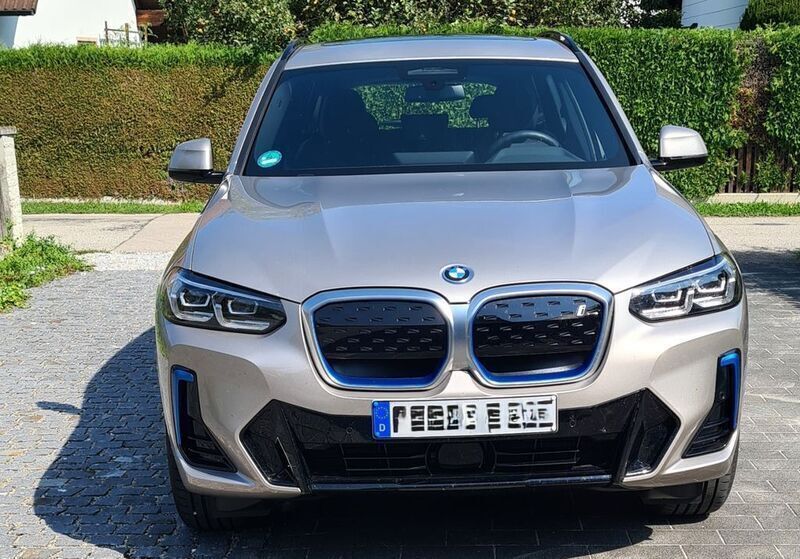 Gebraucht BMW iX3 M Sport 210 kW (286 PS) 2024 Silber SUV