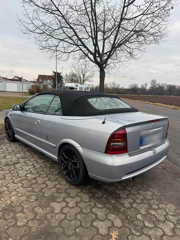 Gebraucht Opel Astra Cabriolet 101 PS (74 kW) 2001 Silber Cabrio
