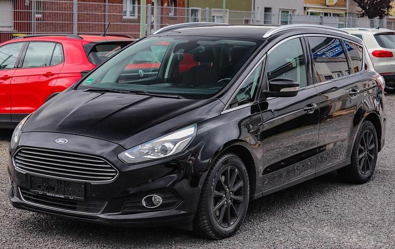 Schwarz Gebraucht 2018 Ford S-MAX S Van / Kleinbus | 12.590 € - Bild 1/4
