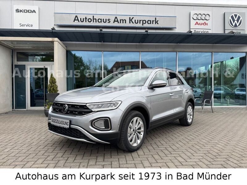 Silber Neu 2025 VW T-Roc Life SUV | 27.990 € (Superpreis) - Bild 1/4