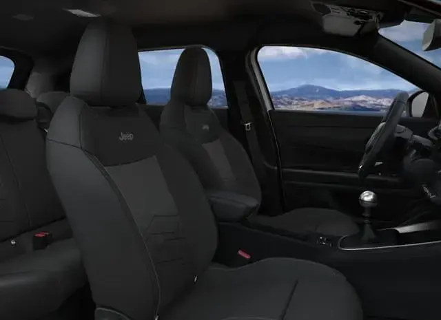 Neu Jeep Avenger Altitude 101 PS (74 kW) 2025 Granite grey metallic granite grey metallic SUV