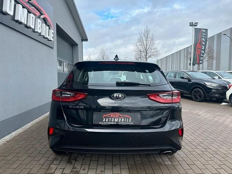 Gebraucht Kia Ceed Vision 140 PS (102 kW) 2021 Schwarz Kleinwagen