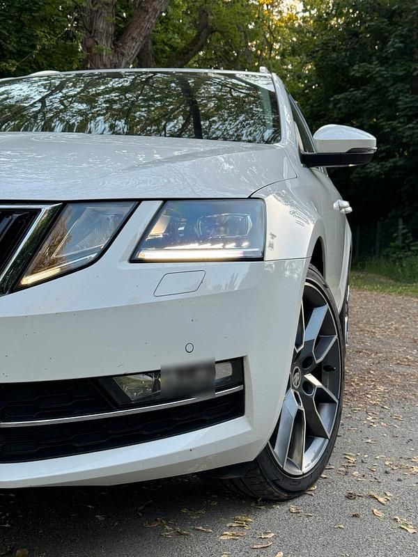 Weiß Gebraucht 2019 Skoda Octavia Kombi | 13.600 € (Fairer Preis) - Bild 1/4