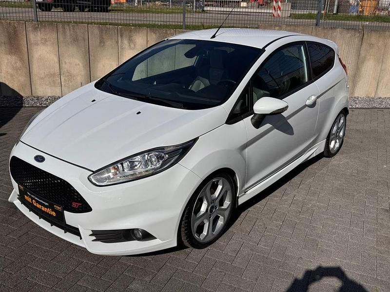 Gebraucht Ford Fiesta Performance Edition 182 PS (133 kW) 2014 Weiß Kleinwagen