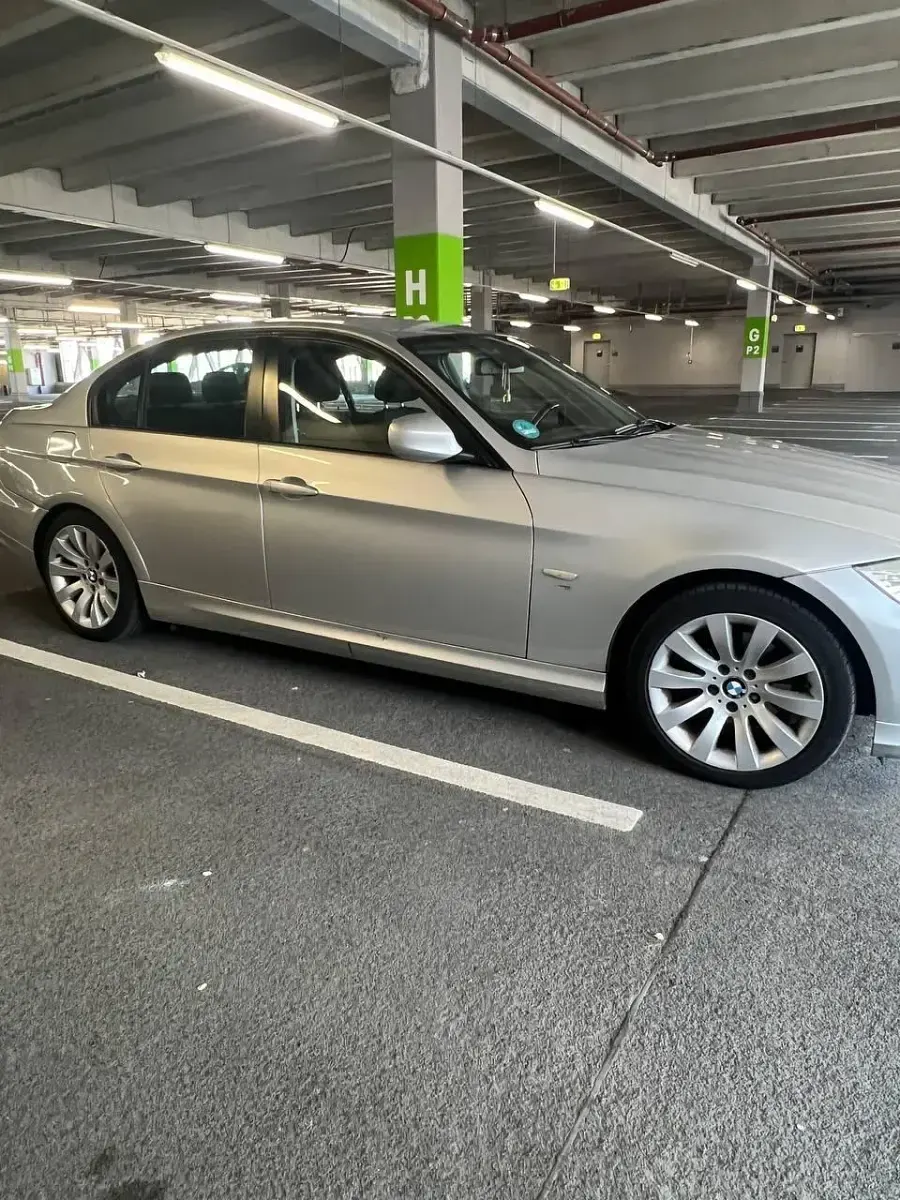 Gebraucht BMW 316 116 PS (85 kW) 2010 Silber Limousine