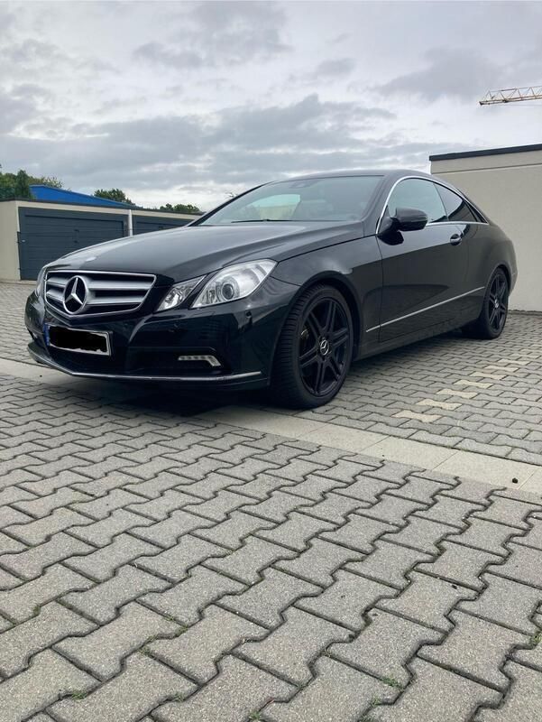 Schwarz Gebraucht 2009 Mercedes E350 Coupé | 15.000 € (Teuer) - Bild 1/4