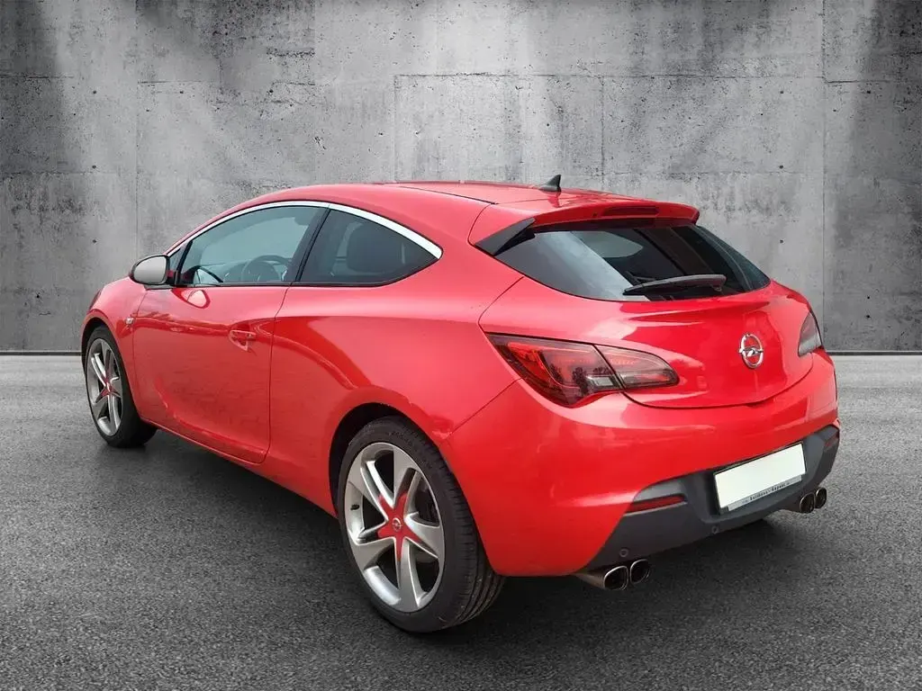 Gebraucht Opel Astra GTC Innovation 179 PS (131 kW) 2012 Rot Limousine