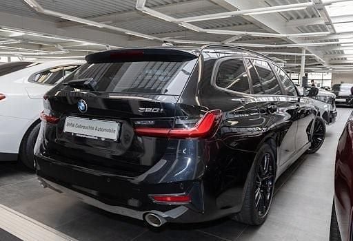 Używany BMW 320 Advantage 184 KM (135 kW) 2022 Czarny Kombi