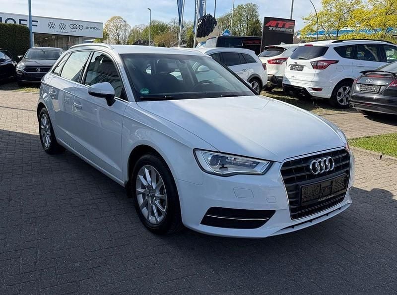 Gebraucht Audi A3 Attraction 110 PS (80 kW) 2016 Weiß Limousine