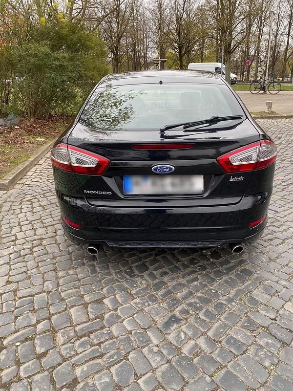 Gebraucht Ford Mondeo 239 PS (175 kW) 2011 Schwarz Kleinwagen