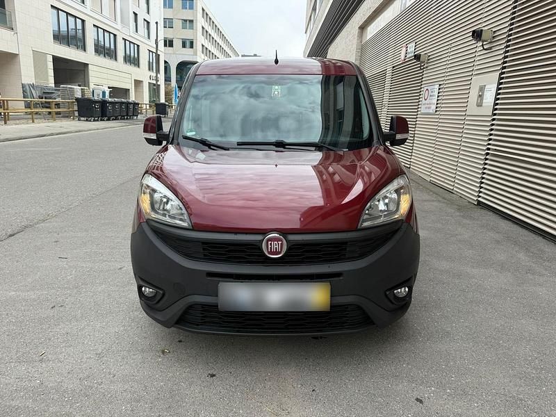 Gebraucht Fiat Doblò 101 PS (74 kW) 2015 Rot Van / Kleinbus