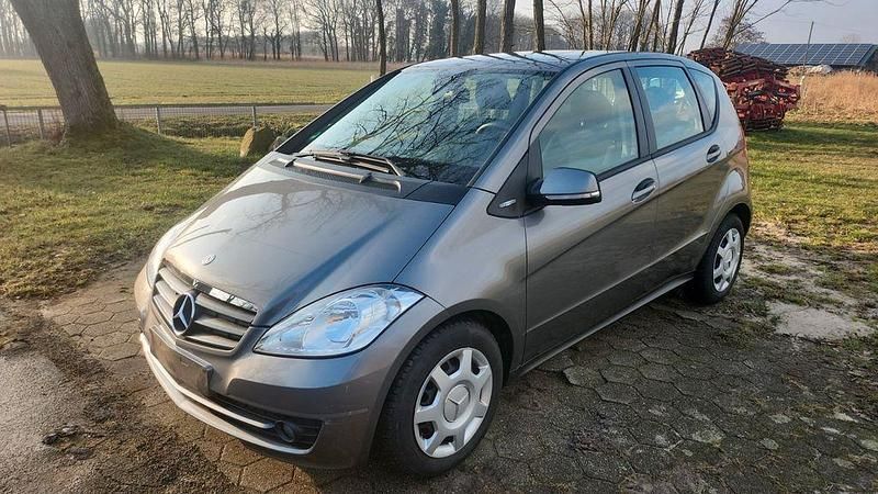 Gebraucht Mercedes A160 82 PS (60 kW) 2011 Grau Van / Kleinbus