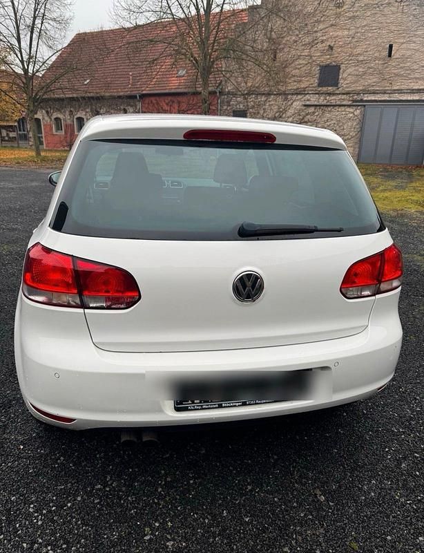 Gebraucht VW Golf VI 122 PS (89 kW) 2009 Weiß Kleinwagen