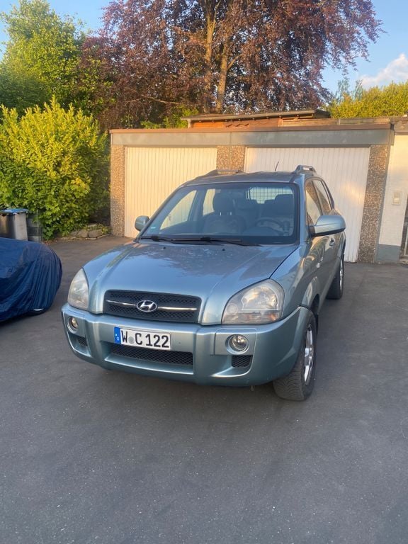 Grün Gebraucht 2006 Hyundai Tucson GLS SUV | 3.350 € (Fairer Preis) - Bild 1/4