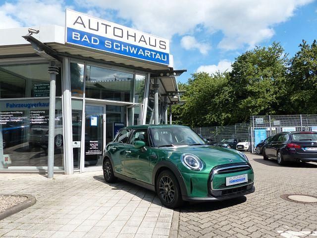 British racing green iv metall Gebraucht 2022 Mini ONE Classic Kleinwagen | 21.950 € (Fairer Preis) - Bild 1/4