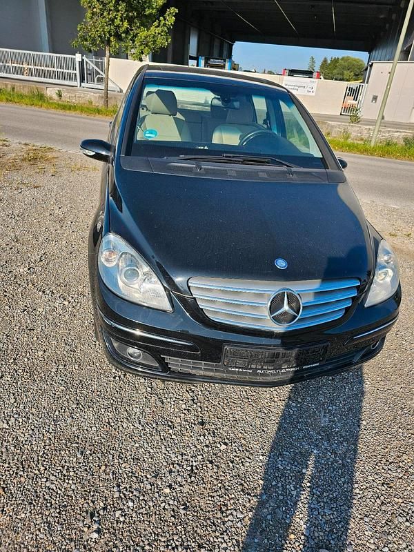 Schwarz Gebraucht 2005 Mercedes B170 Van / Kleinbus | 2.199 € (Guter Preis) - Bild 1/4