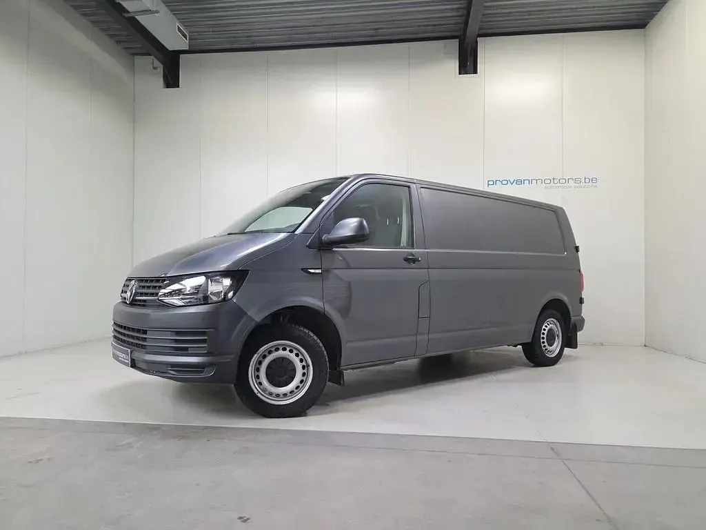Gebraucht VW Transporter 150 PS (110 kW) 2019 Grau Van