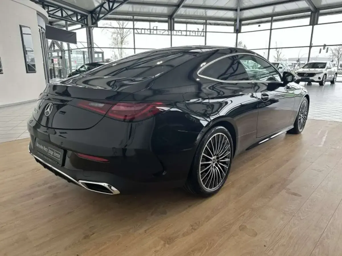Gebraucht Mercedes CLE220 AMG 197 PS (144 kW) 2025 Lack obsidianschwarz Coupé